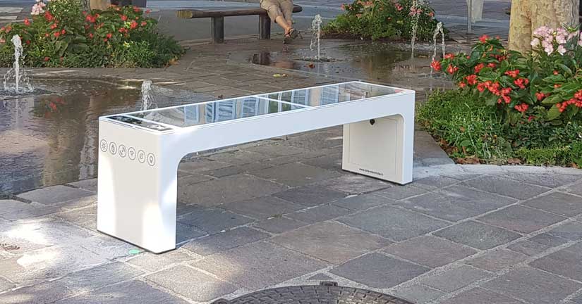 Bancs connectés à énergie solaire au centre-ville de Montbéliard